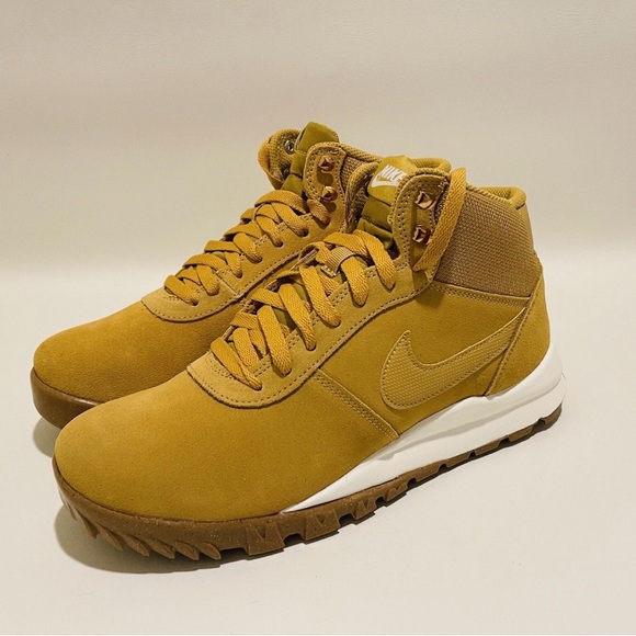 Nike Hoodland Suede Boots Haystack Sail Gum Brown Men\'s Size 11.5 - 654888-727 main image 6
